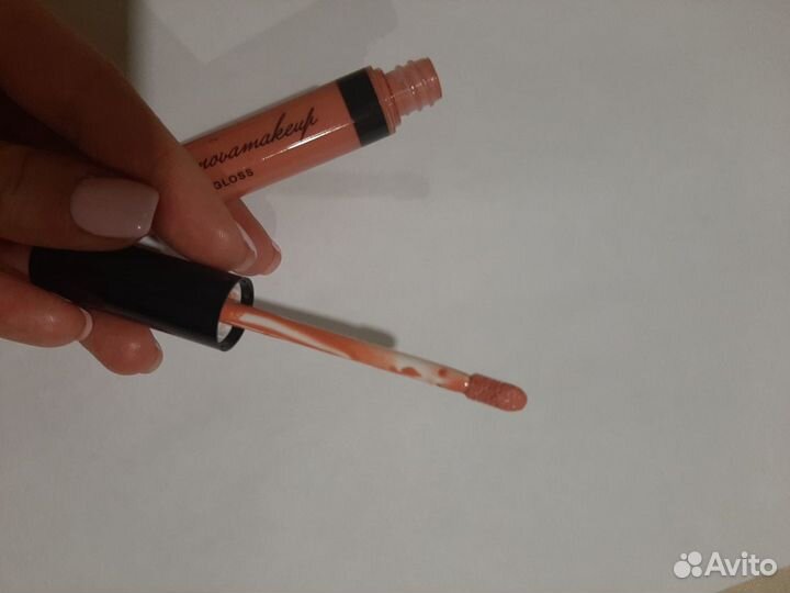 Блеск для губ Romanovamakeup