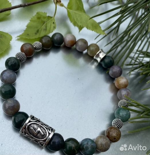 Браслет из натуральных камней с рунами