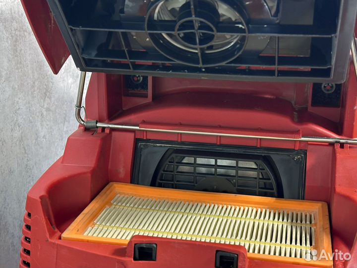 Пвоесос Hilti VC 20 с штроборезом Hilti DCH 180 SL