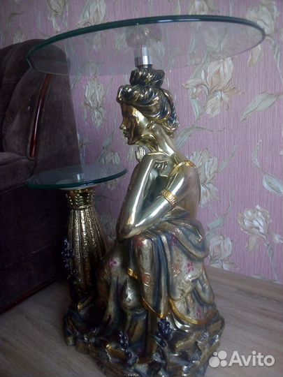 Столик-декоративный скульптура