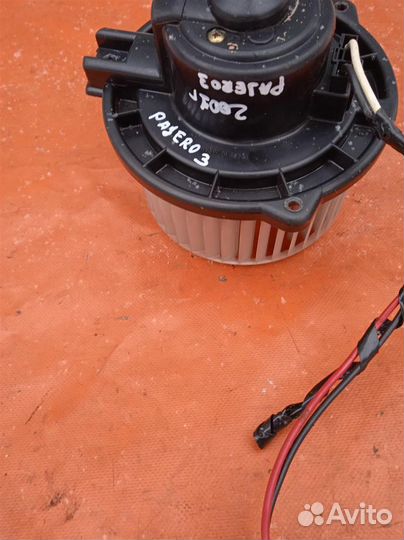 Моторчик отопителя (печки) Mitsubishi Pajero /Mon