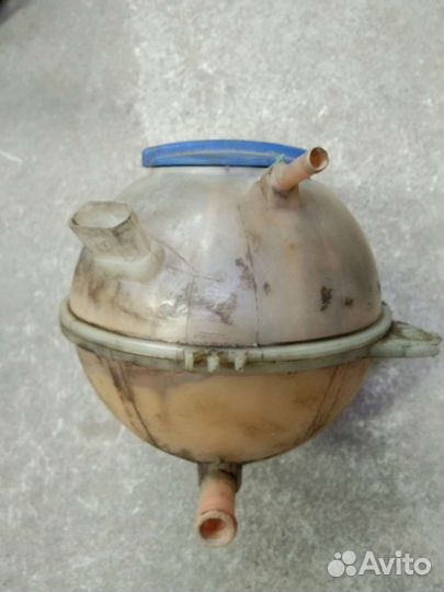 Расширительный бачок Шкода Октавия A4