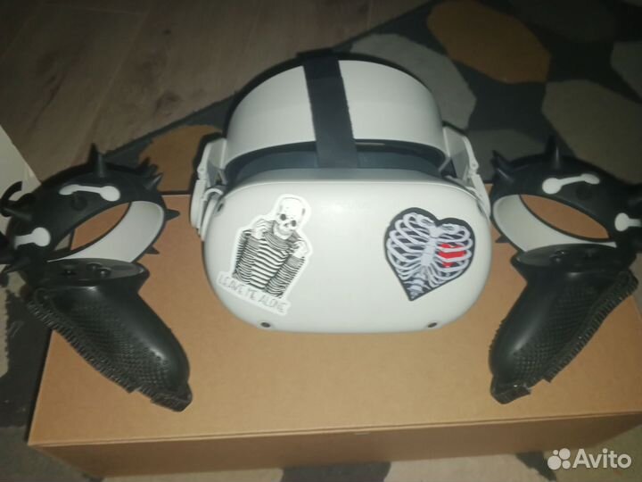 Oculus Quest 2 128GB + чехлы, страп
