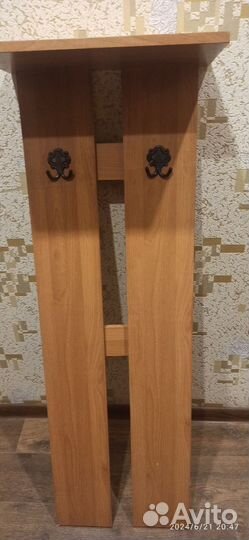 Вешалка для одежды настенная