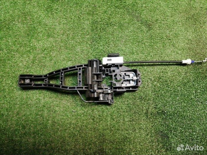 Кронштейн ручки двери передний правый Ford Focus 3