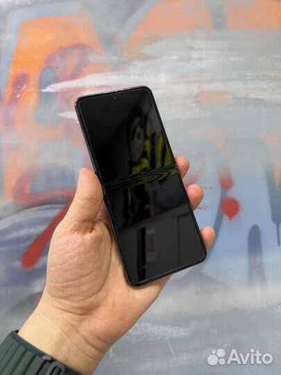 Samsung Galaxy Z Flip4, 8/256 ГБ