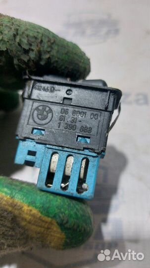 Кнопка обогрева сидений Bmw 7-Series E32 M30B30