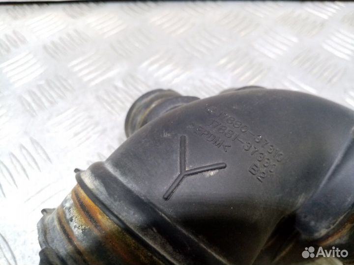 Б/У Патрубок воздушного фильтра#001