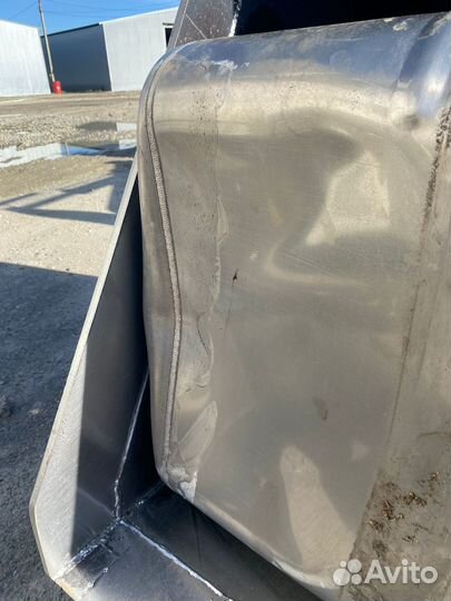 Алюминиевый топливный бак sitrak