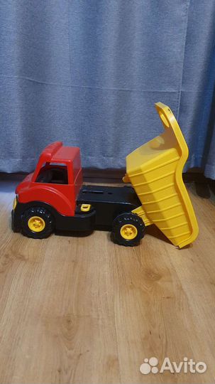Большой грузовик игрушка