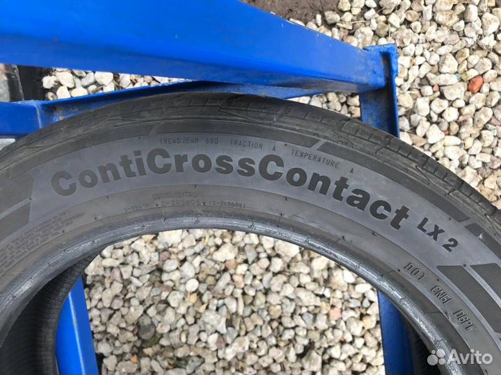 Continental ContiCrossContact LX2 215/65 R16