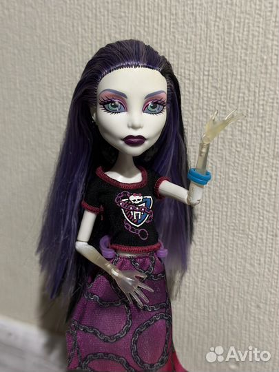 Кукла Монстер Хай. Спектра Вондергейст