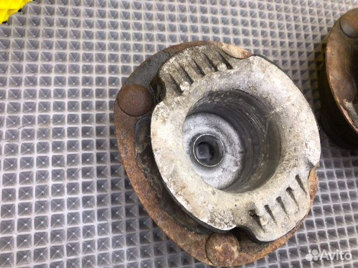 Опоры амортизаторов Mercedes-Benz S124 M102.982