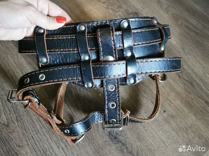 Шлейка для большой собаки кожаная