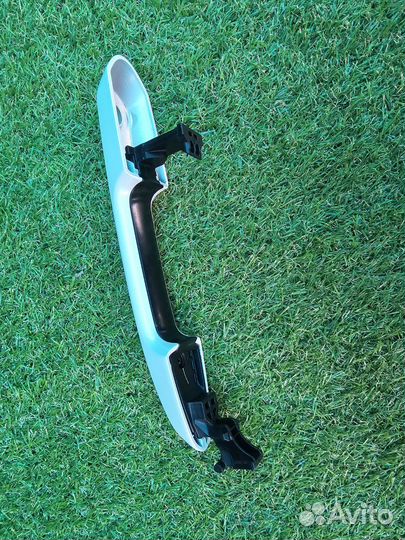 Ручка двери внешняя левая Toyota Rav4 50 (новая)