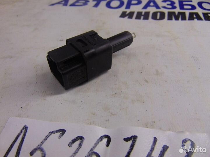 Датчик включения стопсигнала для Nissan X-Trail 1