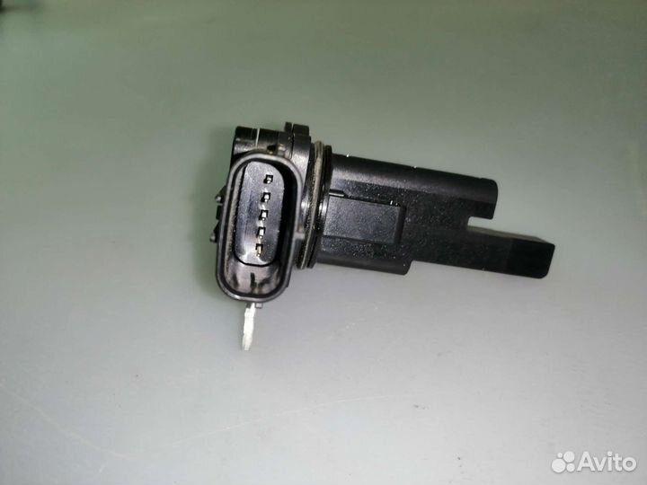 Датчик расхода воздуха Toyota Rav 4