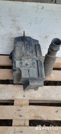 Корпус воздушного фильтра Peugeot 206