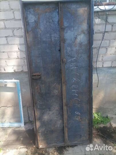 Металлическая дверь бу