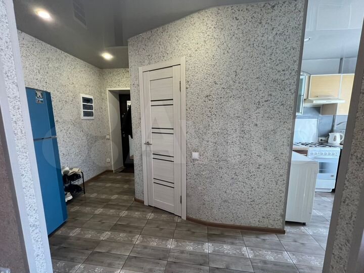 2-к. квартира, 42 м², 1/4 эт.