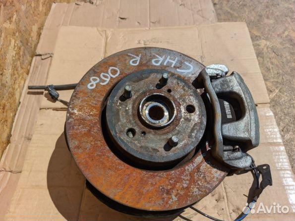 Поворотный кулак передний Toyota C-HR