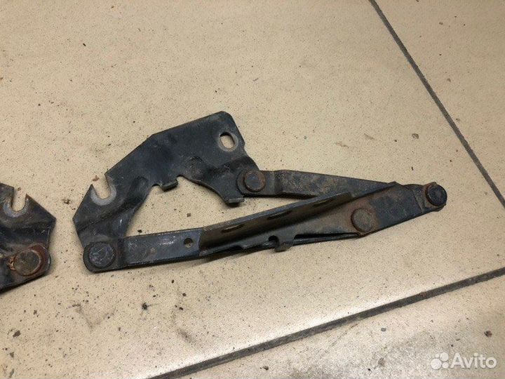 Петля крышки багажника Ford Scorpio 1998