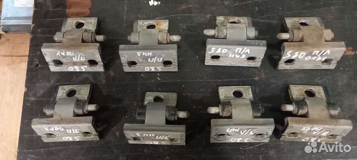 Петля двери Volvo S80