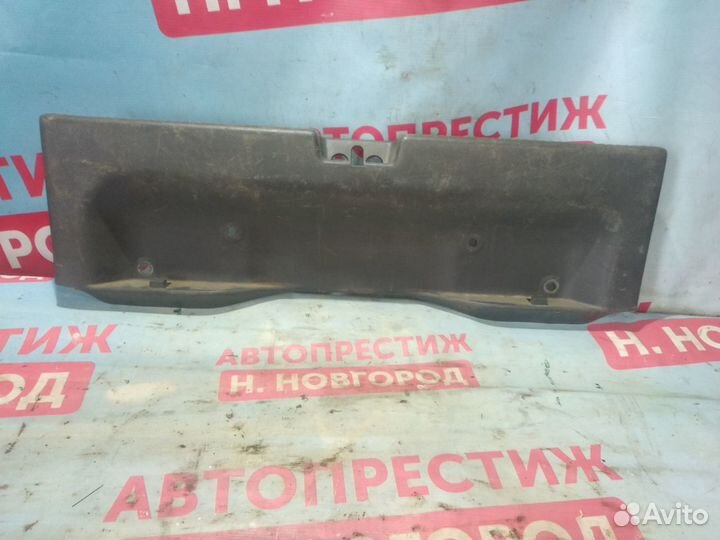 Накладка замка багажника Митсубиси Лансер 9