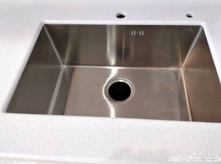 Кухонная столешница из искусственного камня