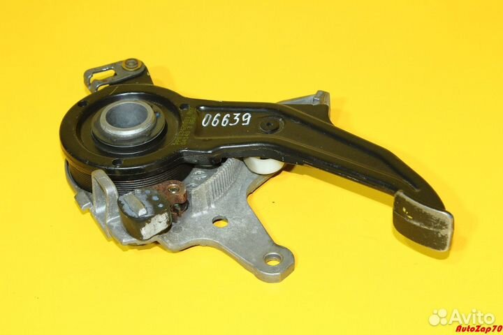 VW Phaeton Педаль стояночного тормоза