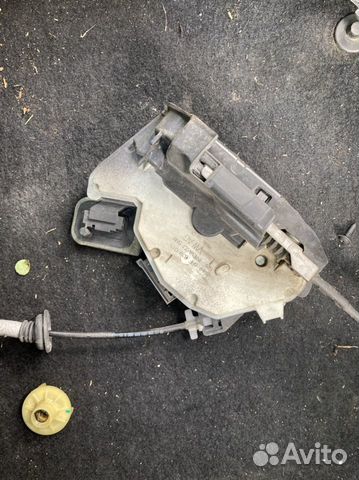 VW Polo замок двери задней левой