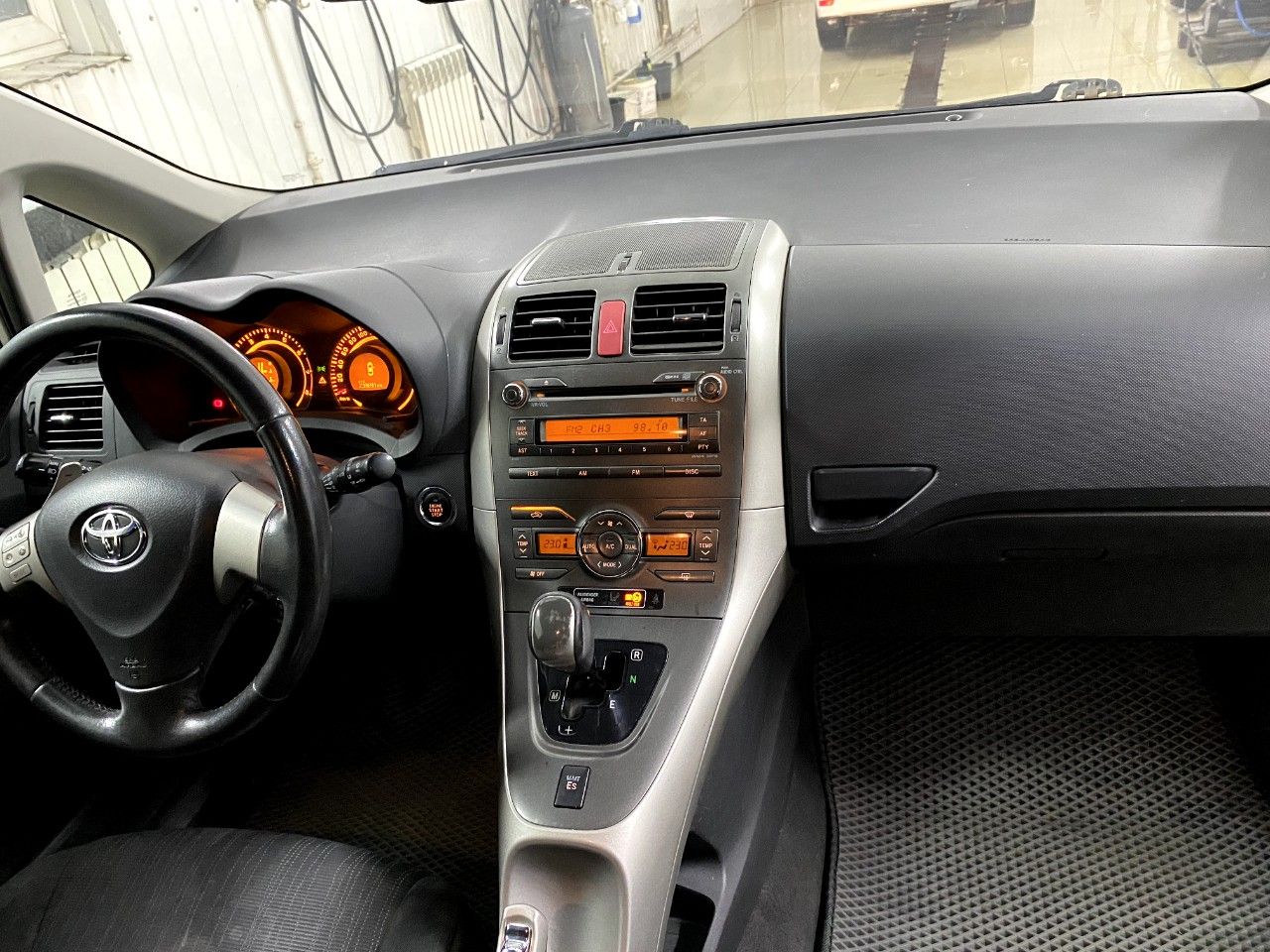 Toyota Auris: фото владельца
