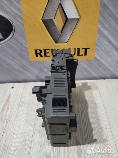 Блок предохранителей Renault laguna 2