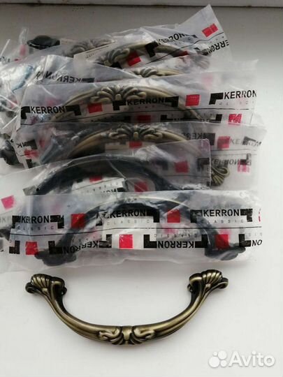 Ручка мебельная. 19шт