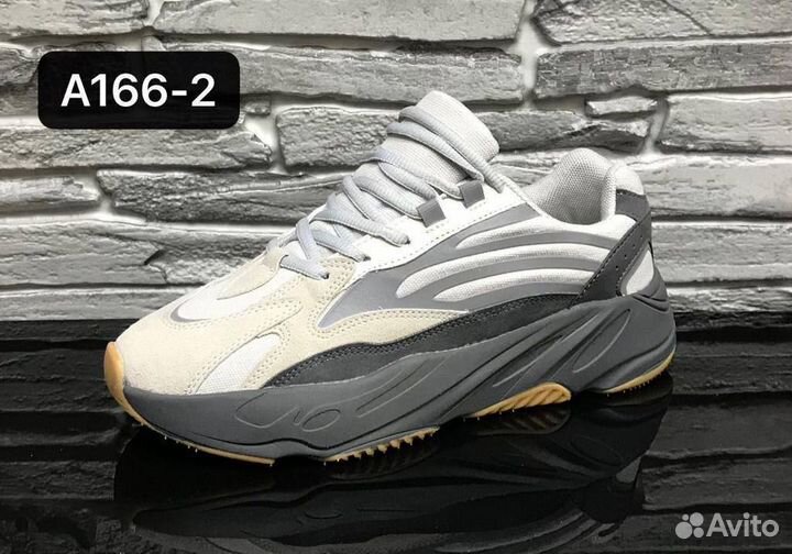 Кроссовки оптом Adidas Yeezy boost 700