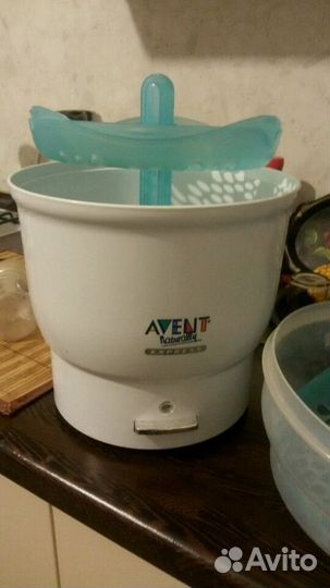 Стерилизатор на 6 бут Avent и молокоотсос Avent