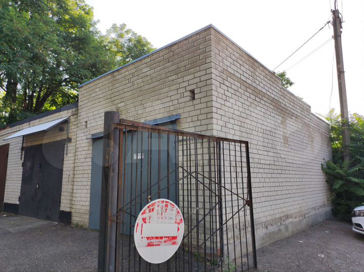 Гараж, > 30 м²