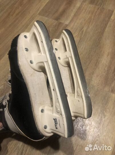 Коньки хоккейные botas 33 р