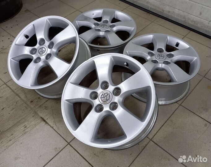 Диски из Японии оригинал Toyota на 16