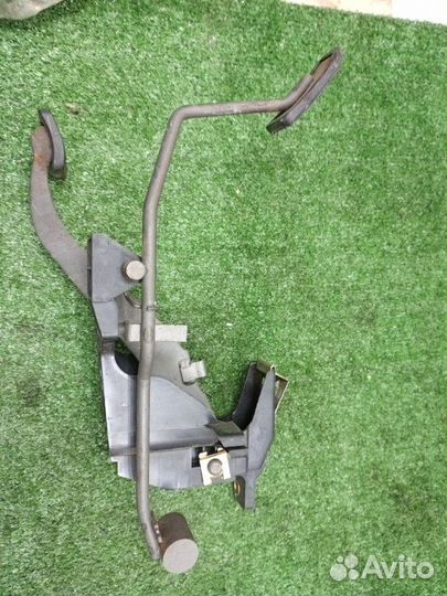 Педальный узел Chevrolet Lacetti хетчбек 1.6 F16D3