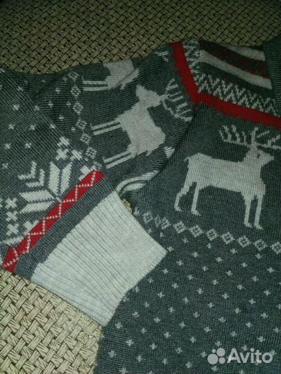 Детский свитер с оленями новогодний