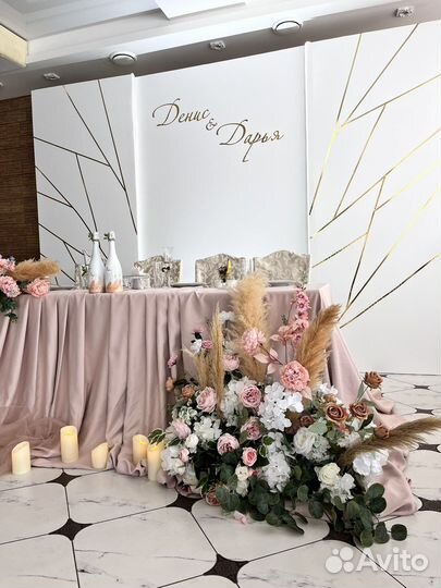 Арка с зеленью и цветами украшение свадьбы