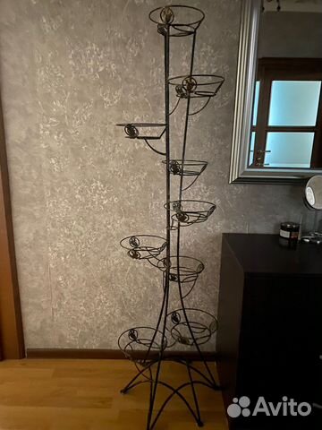 Подставка для цветов напольная металлическая