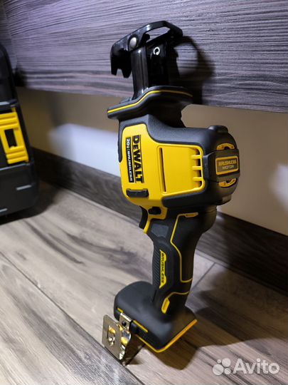 Сабельная пила dewalt DCS 369 в кейсе