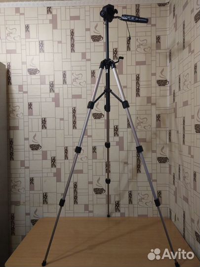 Штатив Sony VCT-D680RM