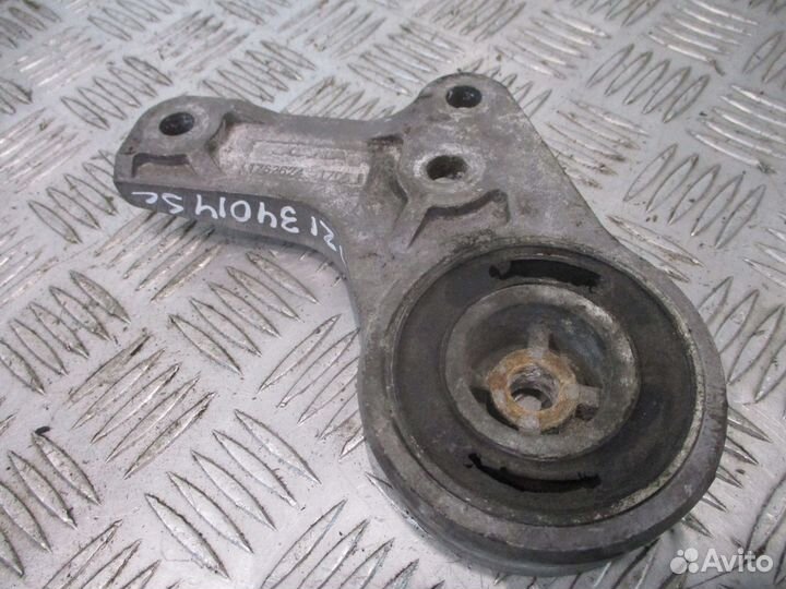 Кронштейн радиатора правый Scania 1762624