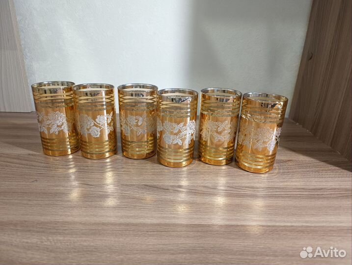 Стаканы золотистые