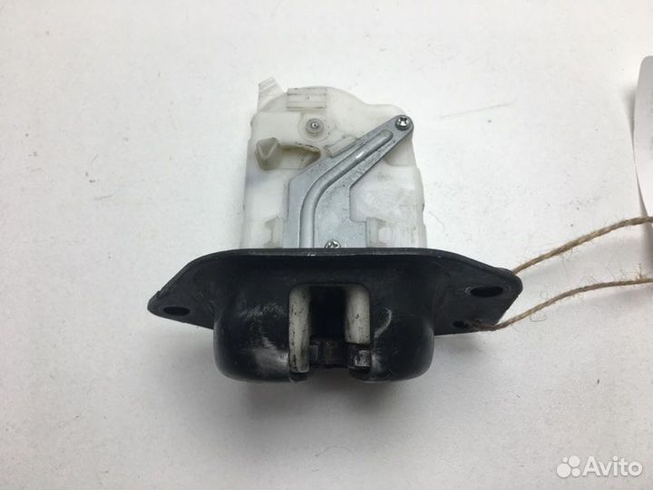 Замок багажника Nissan Serena NC25 MR20DE 2006