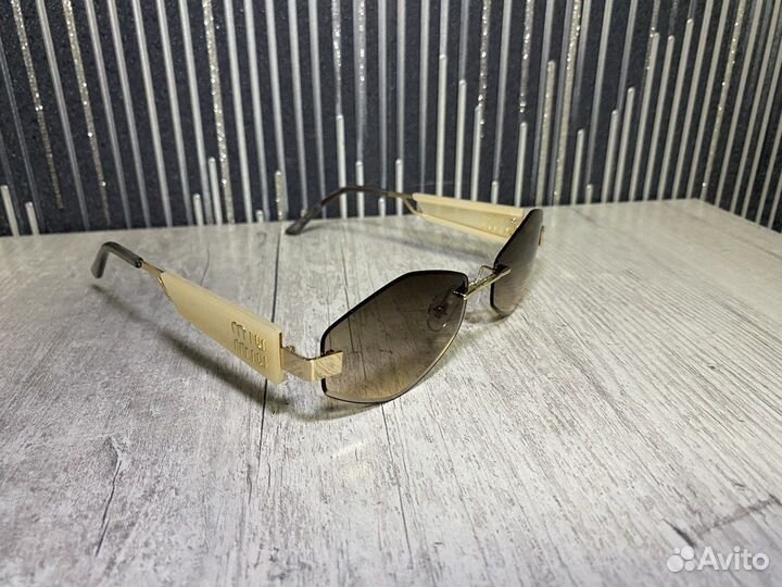 Солнцезащитные очки женские Miu Miu