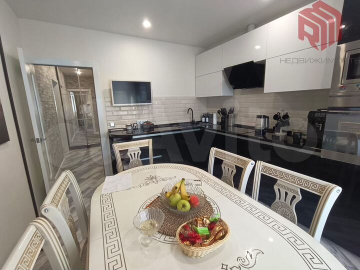 3-к. квартира, 75 м², 8/17 эт.